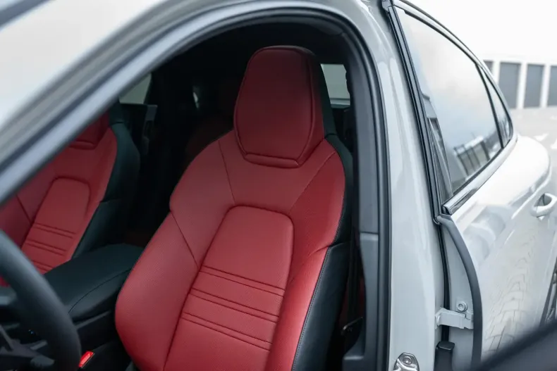 Porsche Cayenne din 2025 cu 10 km - oferta POR117824 - foto 31