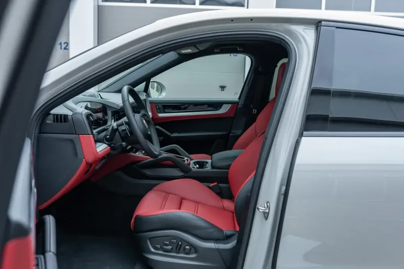 Porsche Cayenne din 2025 cu 10 km - oferta POR117824 - foto 36