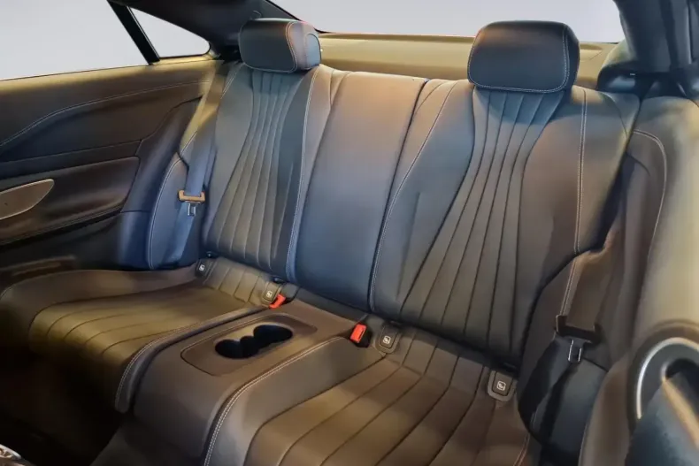 Mercedes-Benz E 400 din 2021 cu 76.660 km - oferta MER117826 - foto 11