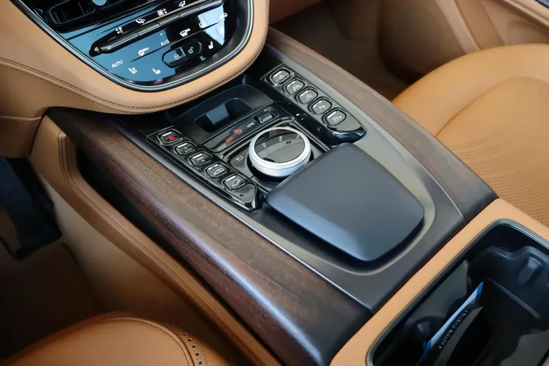 Aston Martin DBX din 2022 cu 18.700 km - oferta AST117839 - foto 15