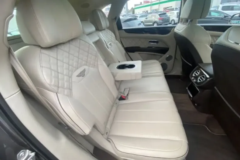 Bentley Bentayga din 2021 cu 74.500 km - oferta BEN117846 - foto 14