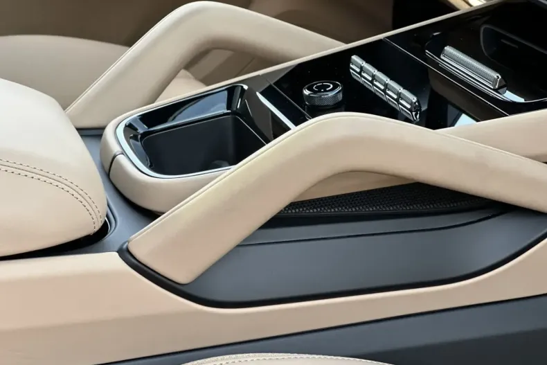 Porsche Cayenne din 2024 cu 10.400 km - oferta POR117849 - foto 19