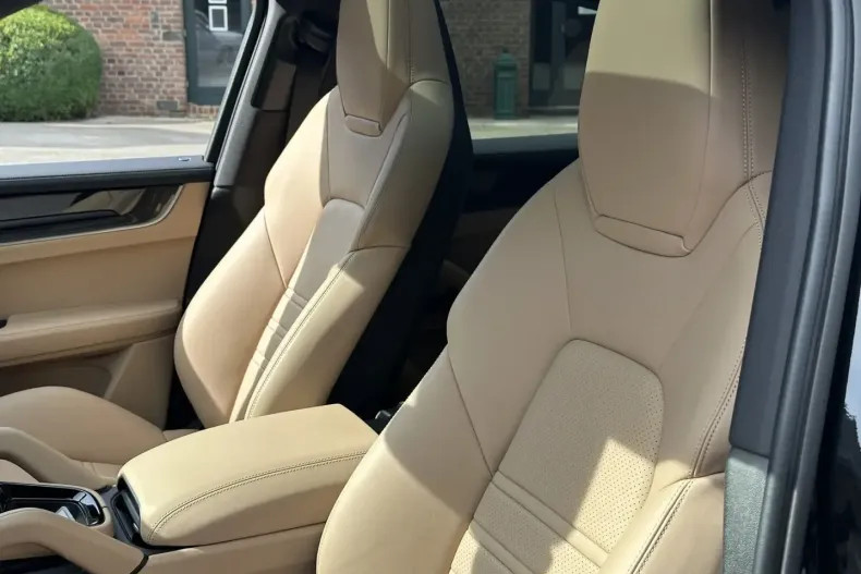 Porsche Cayenne din 2024 cu 10.400 km - oferta POR117849 - foto 23