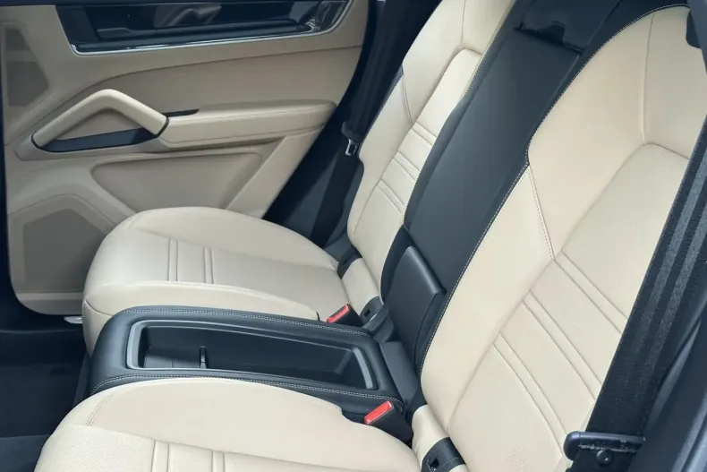 Porsche Cayenne din 2024 cu 10.400 km - oferta POR117849 - foto 29