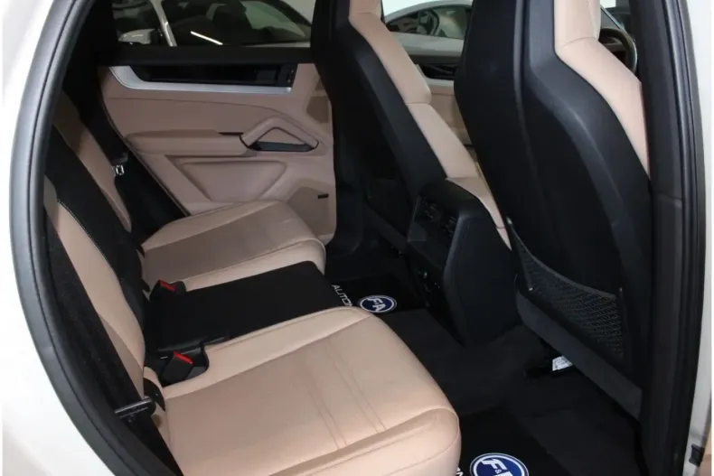 Porsche Cayenne din 2023 cu 33.212 km - oferta POR117855 - foto 5