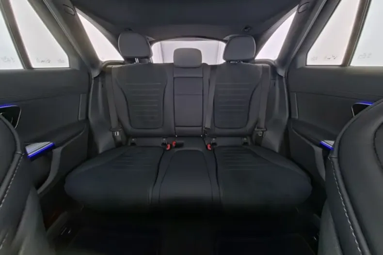 Mercedes-Benz GLC 300 din 2024 cu 19.990 km - oferta MER117867 - foto 10