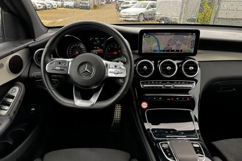 Mercedes-Benz GLC 300 din 2020 cu 83.240 km - oferta MER117876 - foto 10