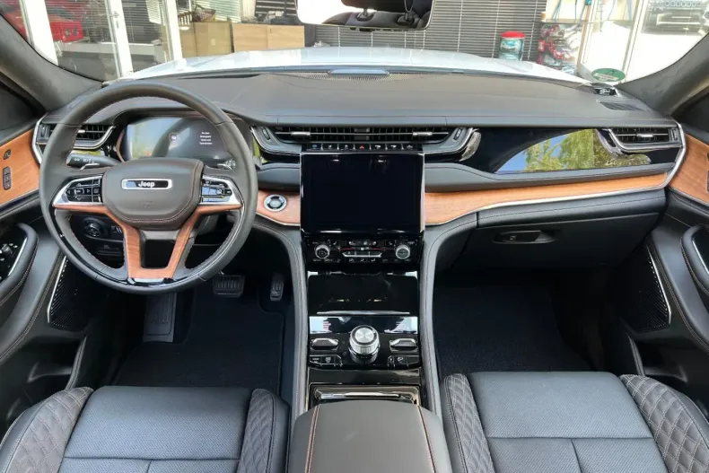 Jeep Grand Cherokee din 2023 cu 16.000 km - oferta JEE117891 - foto 13