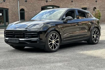 Porsche Cayenne din 2023 - oferta POR117893