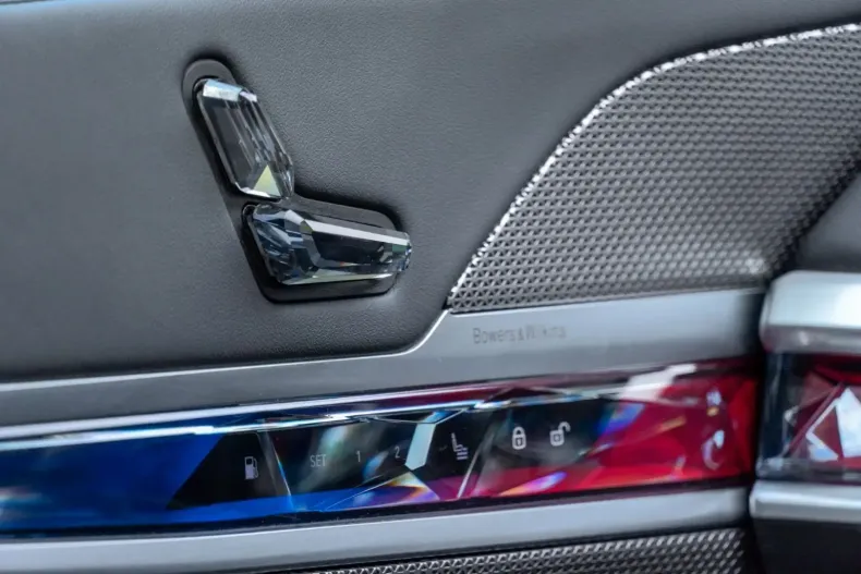 BMW 750 din 2023 cu 46.100 km - oferta BMW117896 - foto 27