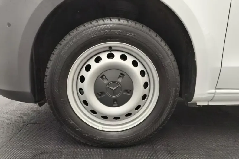 Mercedes-Benz Vito din 2023 cu 41.820 km - oferta MER117906 - foto 9