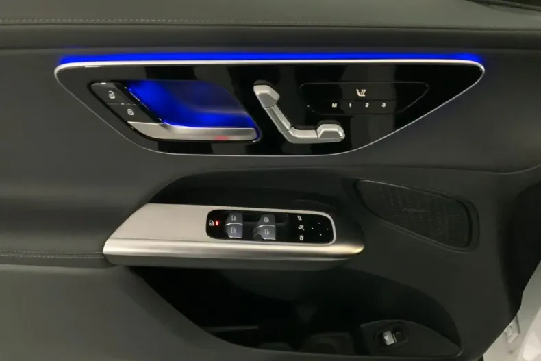 Mercedes-Benz GLC 200 din 2024 cu 20.051 km - oferta MER117913 - foto 11