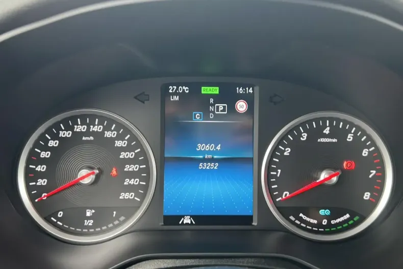 Mercedes-Benz GLC 300 din 2022 cu 52.903 km - oferta MER117915 - foto 19