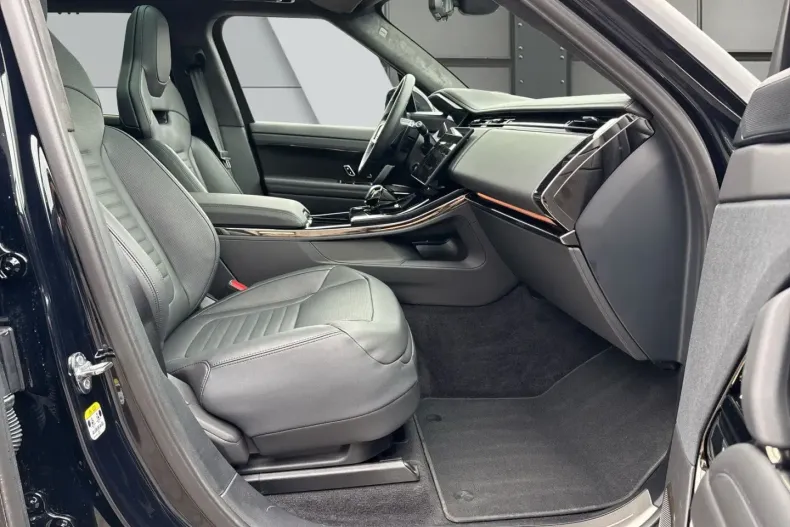 Land Rover Range Rover Sport din 2024 cu 9.730 km - oferta LAN117920 - foto 11