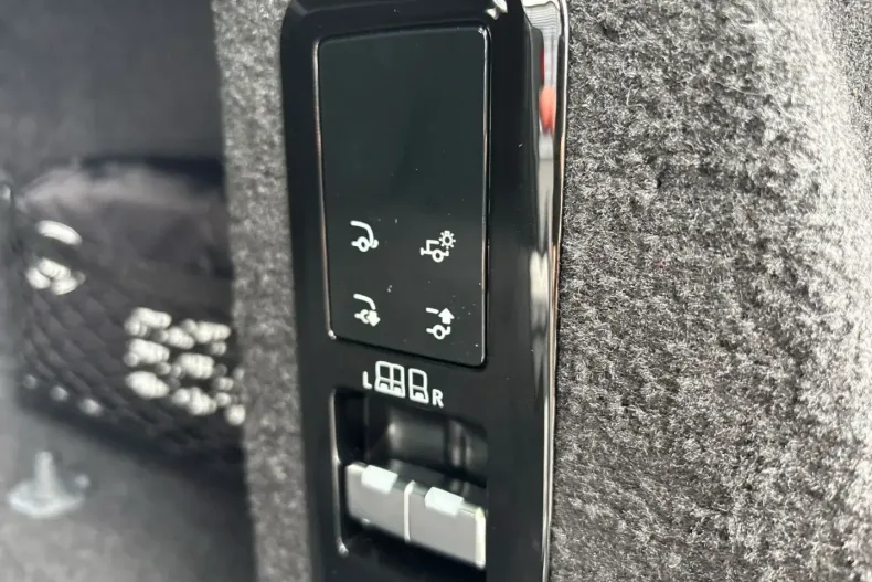 Land Rover Range Rover Sport din 2024 cu 9.730 km - oferta LAN117920 - foto 27