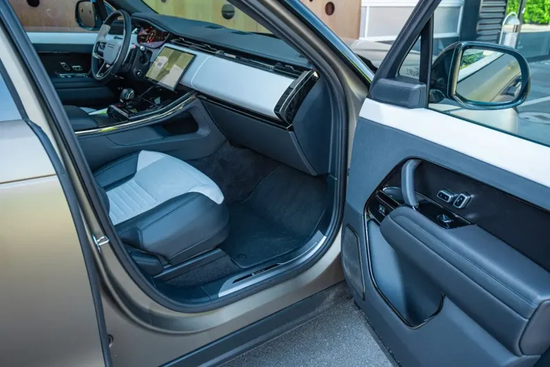 Land Rover Range Rover Sport din 2024 cu 18.381 km - oferta LAN117923 - foto 24