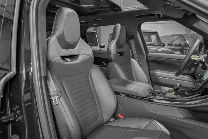 Land Rover Range Rover Sport din 2024 cu 37.990 km - oferta LAN117925 - foto 17