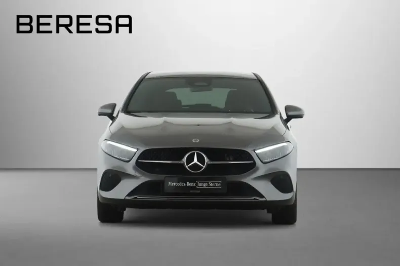 Mercedes-Benz A 250 din 2024 cu 4.200 km - oferta MER117926 - foto 1
