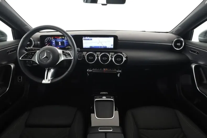 Mercedes-Benz A 250 din 2024 cu 4.200 km - oferta MER117926 - foto 9