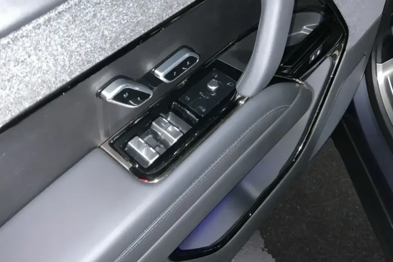 Land Rover Range Rover Sport din 2024 cu 45.185 km - oferta LAN117936 - foto 17