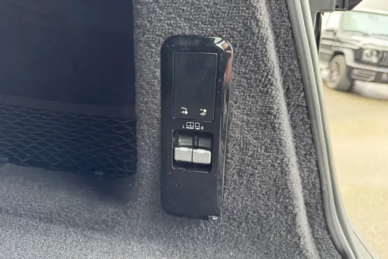 Land Rover Range Rover Sport din 2023 cu 89.900 km - oferta LAN117944 - foto 19