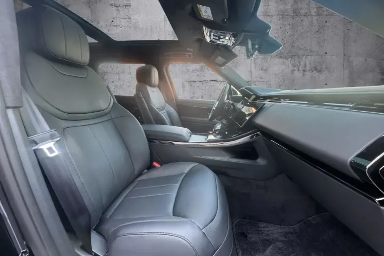 Land Rover Range Rover Sport din 2024 cu 21.490 km - oferta LAN117945 - foto 3