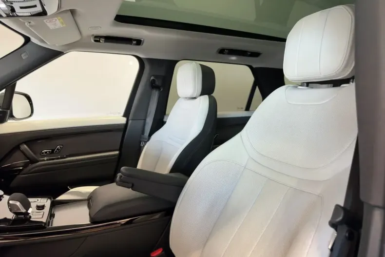 Land Rover Range Rover Sport din 2023 cu 46.200 km - oferta LAN117949 - foto 11