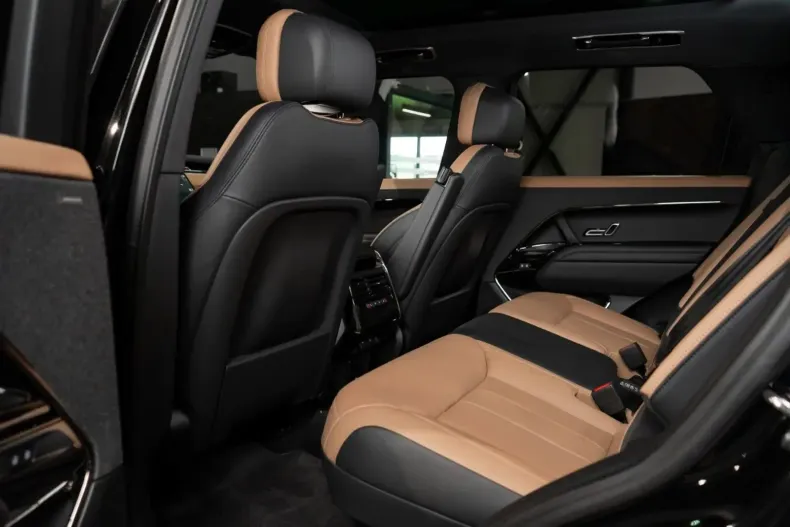 Land Rover Range Rover Sport din 2024 cu 40.653 km - oferta LAN117959 - foto 12