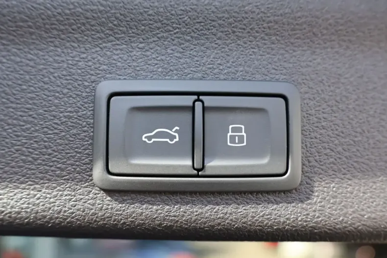 Audi RS6 din 2023 cu 12.077 km - oferta AUD117969 - foto 12