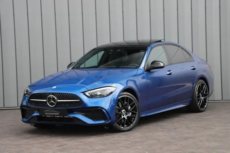 Mercedes-Benz C 400 din 2022 cu 6.703 km - oferta MER117976 - foto 1