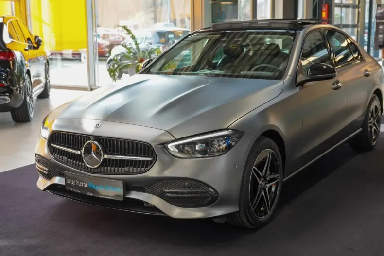 Mercedes-Benz C 400 din 2022 cu 17.058 km - oferta MER117980 - foto 1