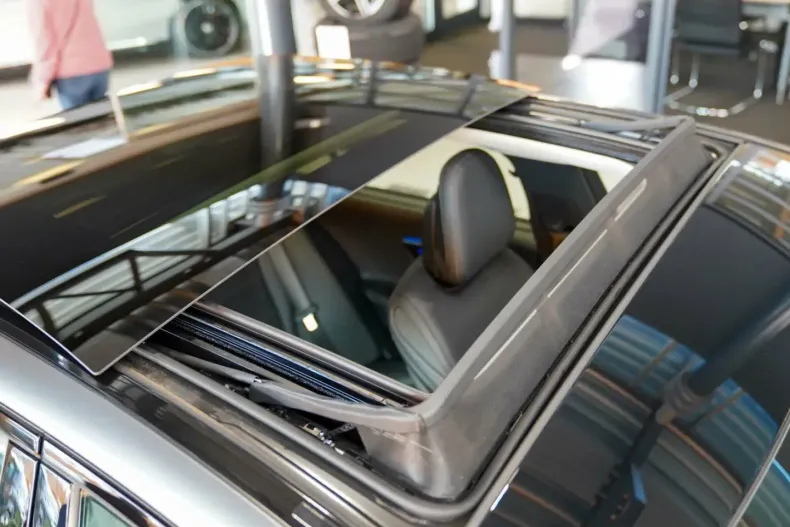 Mercedes-Benz C 400 din 2022 cu 17.058 km - oferta MER117980 - foto 6