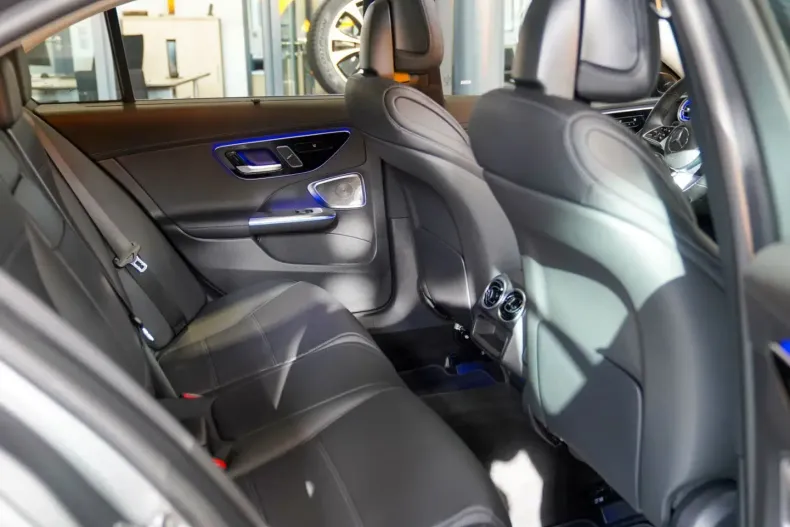 Mercedes-Benz C 400 din 2022 cu 17.058 km - oferta MER117980 - foto 10