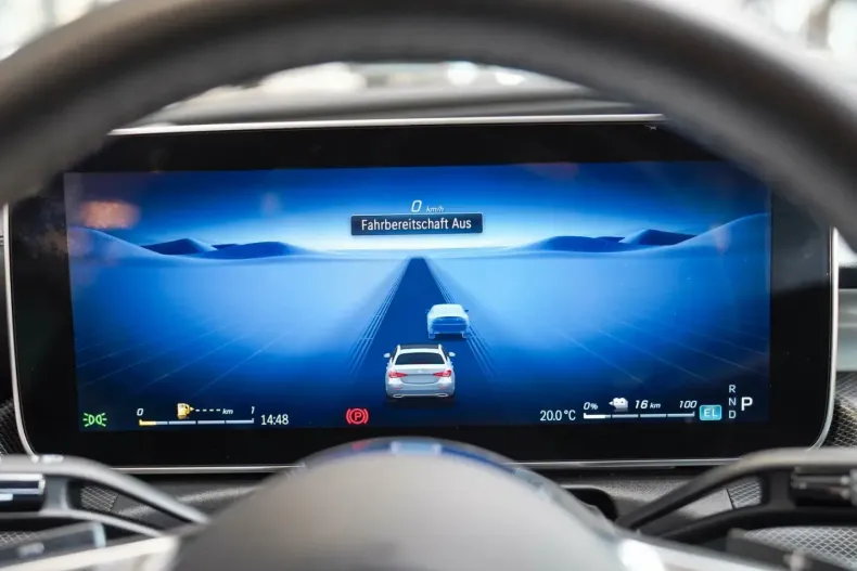 Mercedes-Benz C 400 din 2022 cu 17.058 km - oferta MER117980 - foto 16