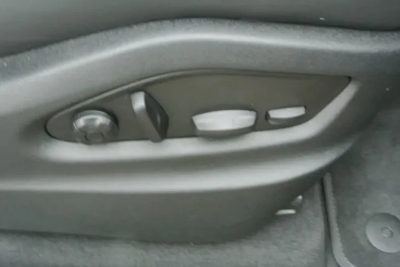 Porsche Cayenne din 2025 cu 6.999 km - oferta POR117988 - foto 6