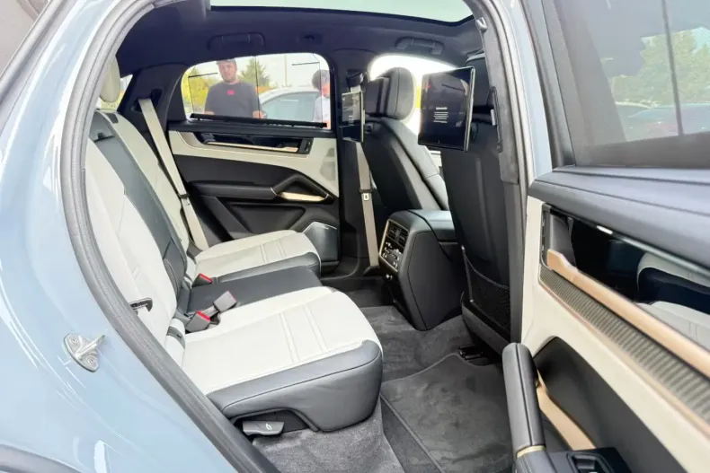 Porsche Cayenne din 2024 cu 11.151 km - oferta POR117997 - foto 6