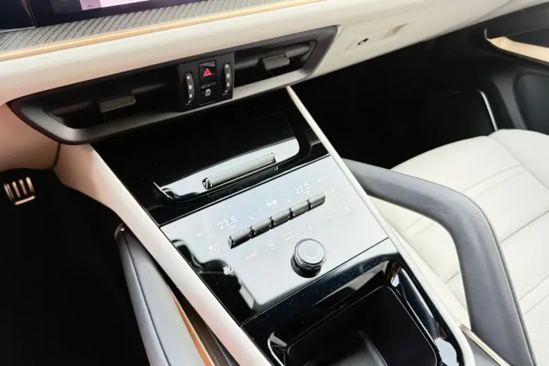 Porsche Cayenne din 2024 cu 11.151 km - oferta POR117997 - foto 11