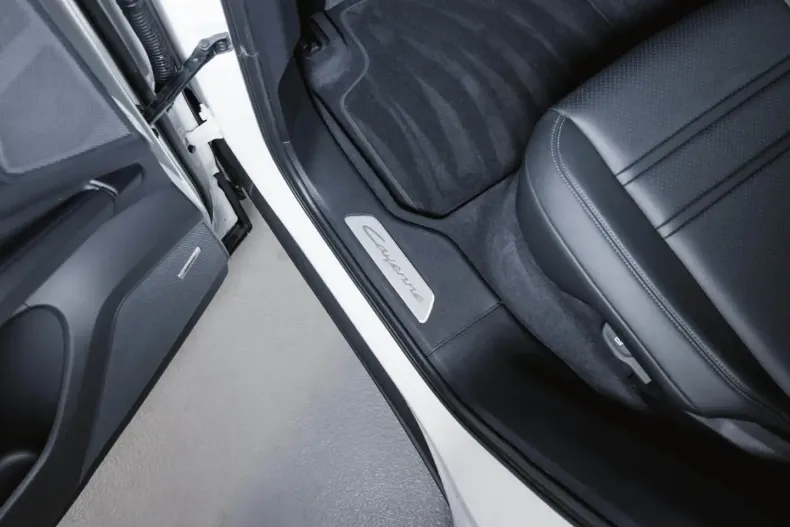 Porsche Cayenne din 2024 cu 27.022 km - oferta POR118010 - foto 27