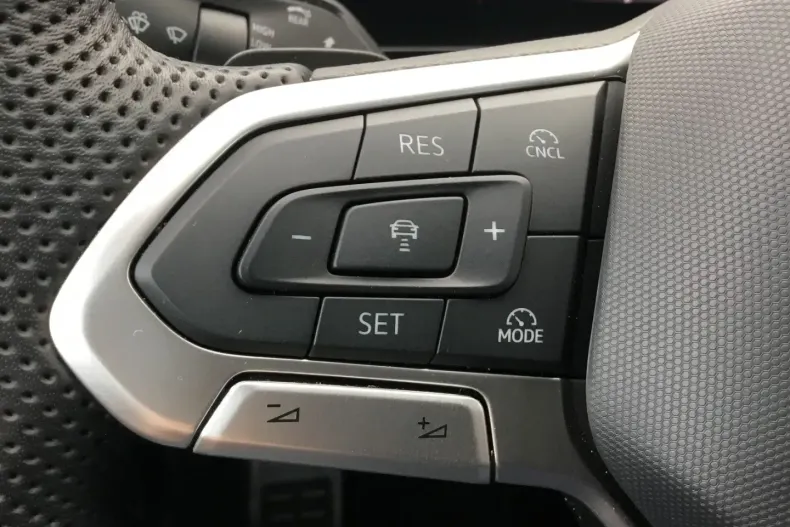 Volkswagen Tiguan din 2024 cu 9.990 km - oferta VOL118022 - foto 30