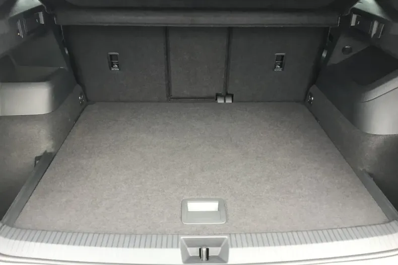 Volkswagen Tiguan din 2024 cu 9.990 km - oferta VOL118022 - foto 36