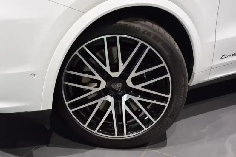 Porsche Cayenne din 2025 cu 20 km - oferta POR118023 - foto 4