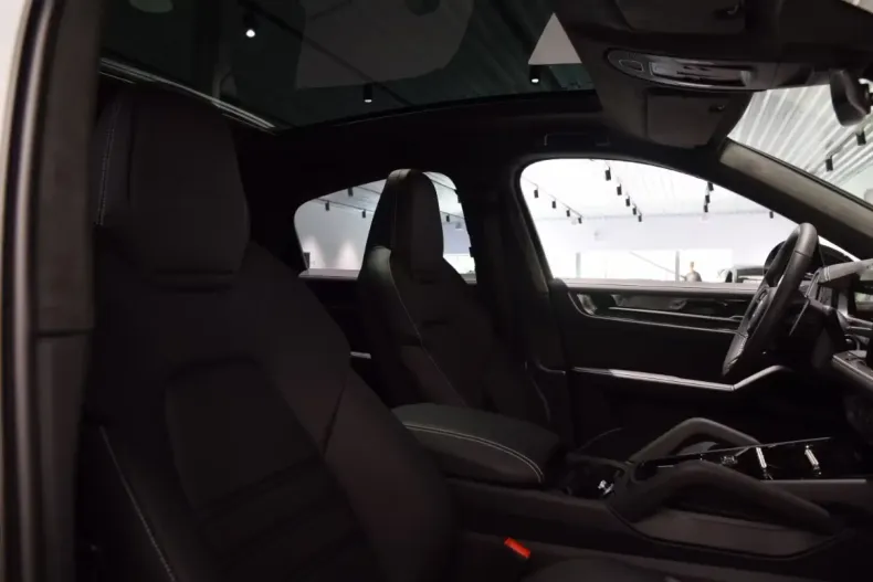 Porsche Cayenne din 2025 cu 20 km - oferta POR118023 - foto 5