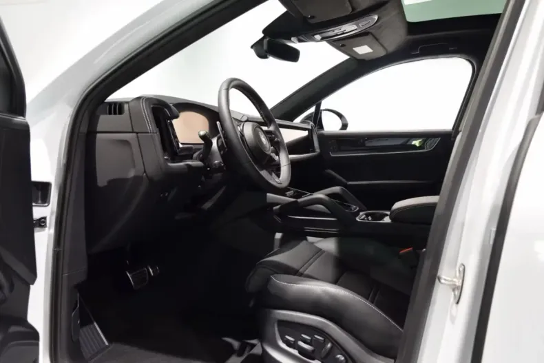 Porsche Cayenne din 2025 cu 20 km - oferta POR118023 - foto 12