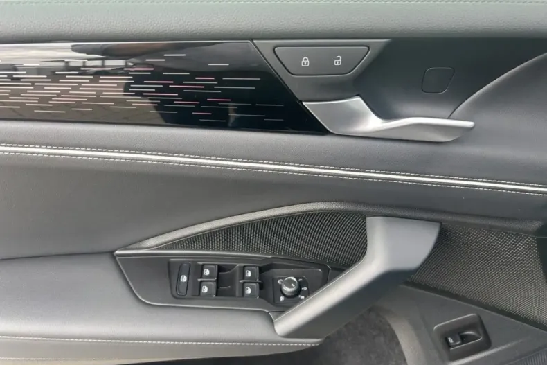 Volkswagen Tiguan din 2024 cu 14.560 km - oferta VOL118030 - foto 12