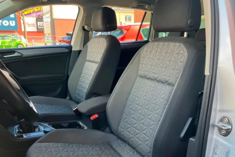 Volkswagen Tiguan din 2023 cu 25.800 km - oferta VOL118033 - foto 7