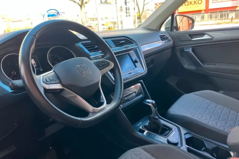 Volkswagen Tiguan din 2023 cu 25.800 km - oferta VOL118033 - foto 8