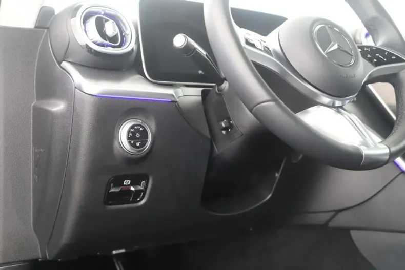 Mercedes-Benz CLE 200 din 2023 cu 24.748 km - oferta MER118037 - foto 7