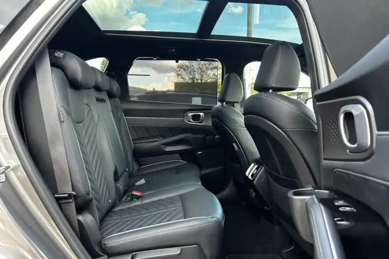 Kia Sorento din 2024 cu 28.500 km - oferta KIA118054 - foto 6