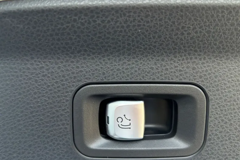 Mercedes-Benz GLC 200 din 2022 cu 63.170 km - oferta MER118059 - foto 23