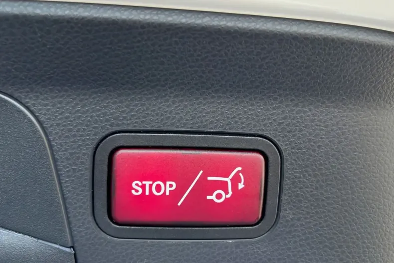 Mercedes-Benz GLC 200 din 2022 cu 63.170 km - oferta MER118059 - foto 24